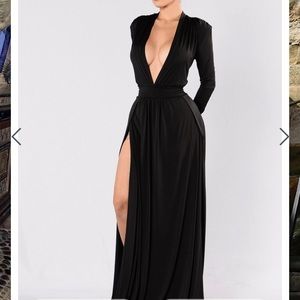 Black womens high slit maxis dress. Size L.
